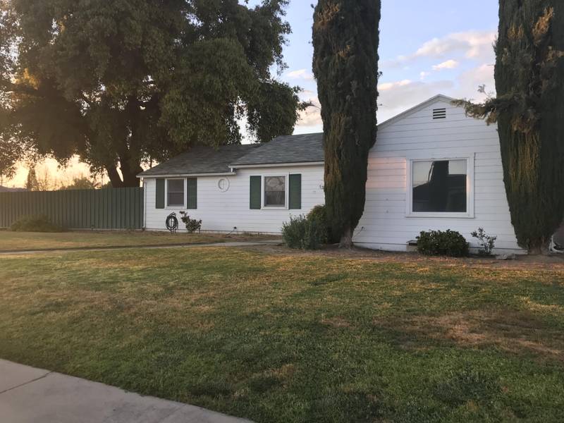 132 E North Avenue, Reedley, CA 93654