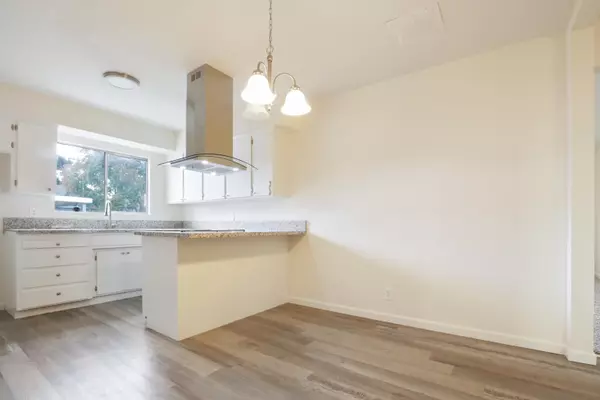 Hanford, CA 93230,2044 Stratford Way