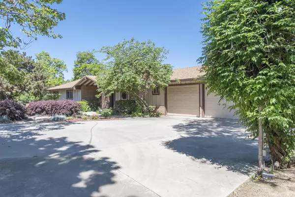 27448 Road 140 #M, Visalia, CA 93277