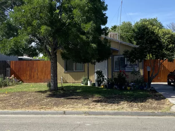 1122 Brokaw Avenue, Corcoran, CA 93212