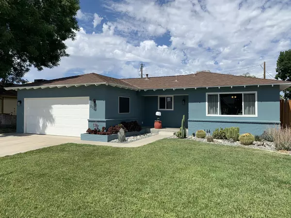 2030 N Kensington Way, Hanford, CA 93230