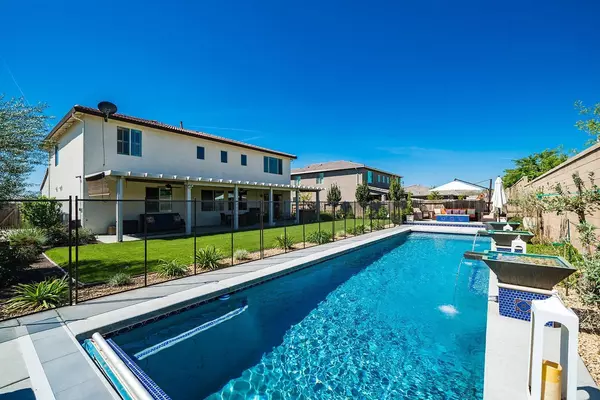 Hanford, CA 93230,1138 W Quail Rock Way