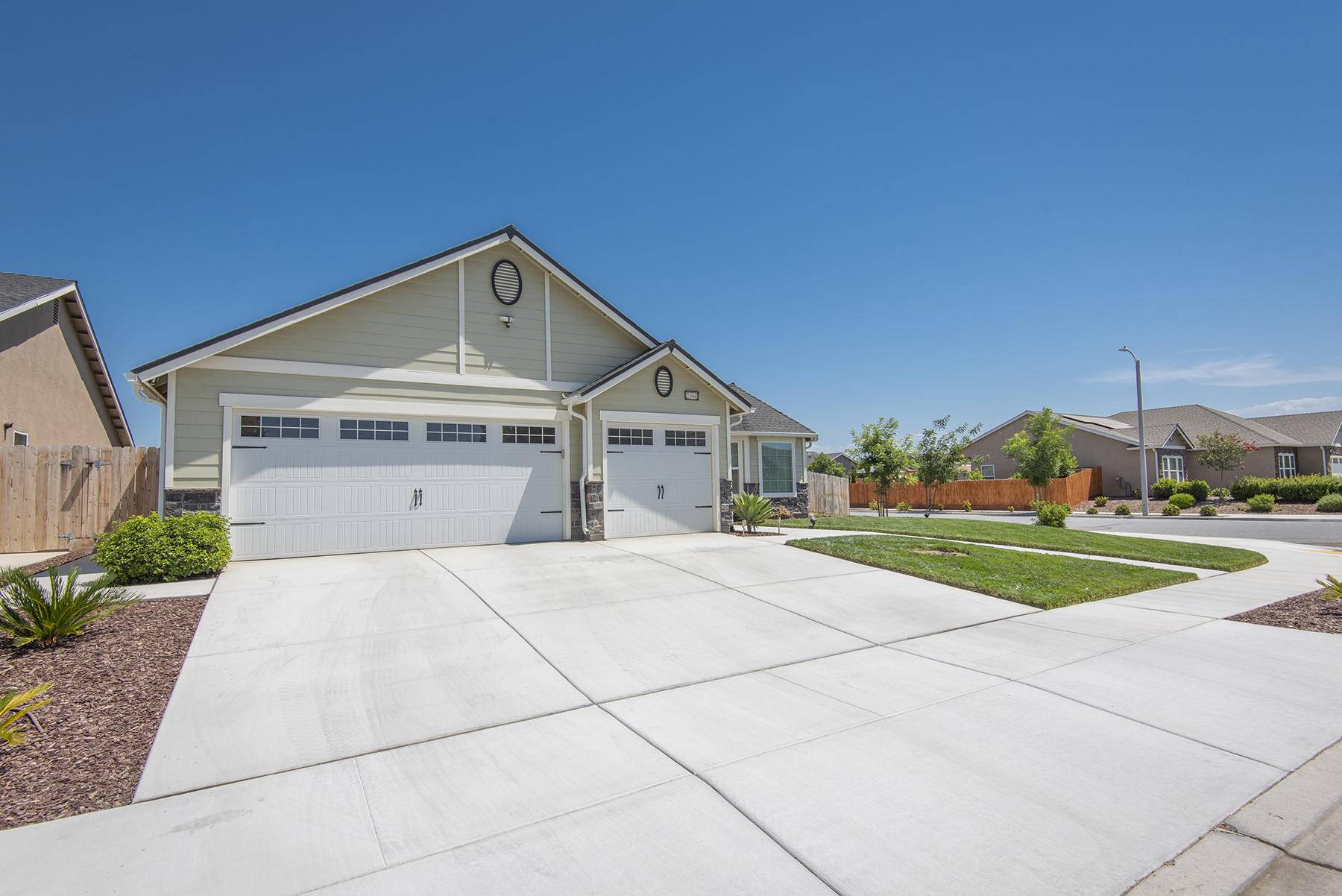 Tulare, CA 93274,2396 Seaside Court