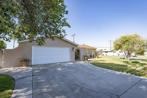 Hanford, CA 93230,727 W Mulberry Drive