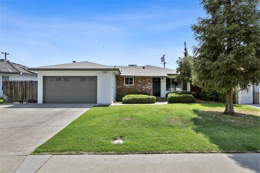 578 W San Jose Avenue, Clovis, CA 93612