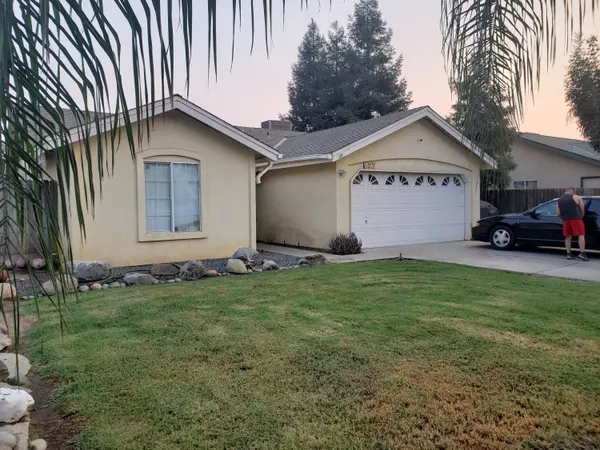 Farmersville, CA 93223,627 Teddy Street