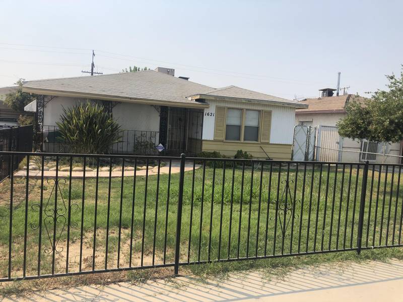 1621 Clinton Avenue, Delano, CA 93215