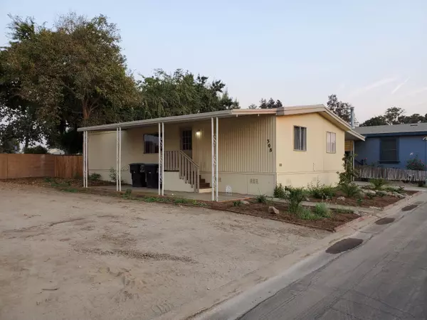 Visalia, CA 93277,5505 W Tulare Avenue #308