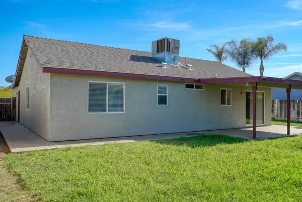 Woodlake, CA 93286,462 Crestwood Avenue