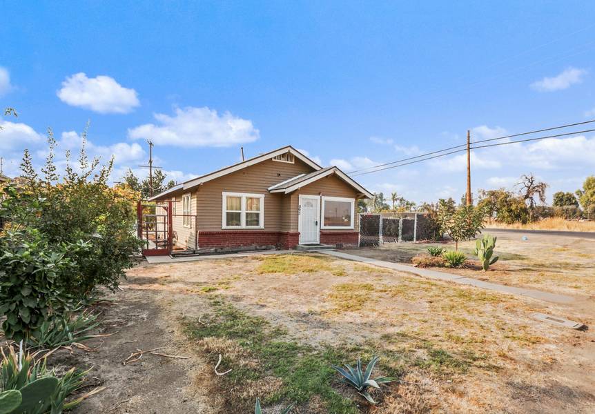 893 N Cypress Street, Woodlake, CA 93286