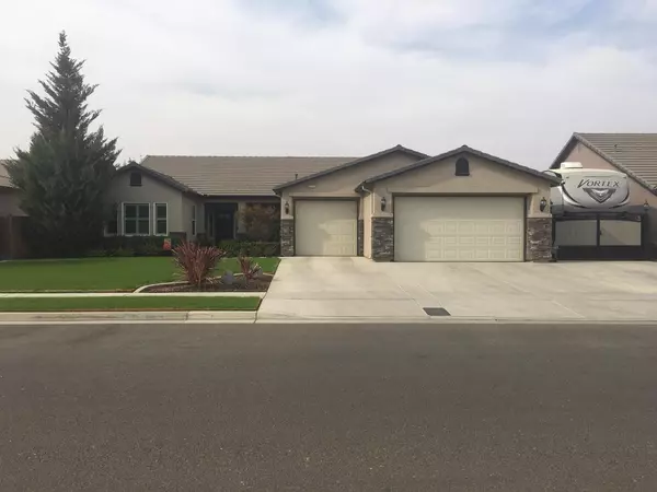 1774 Silver Lake Avenue, Tulare, CA 93274