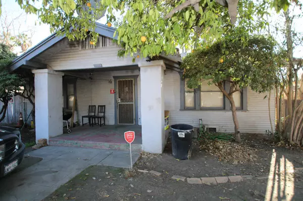 2322 E Hammond Avenue, Fresno, CA 93703