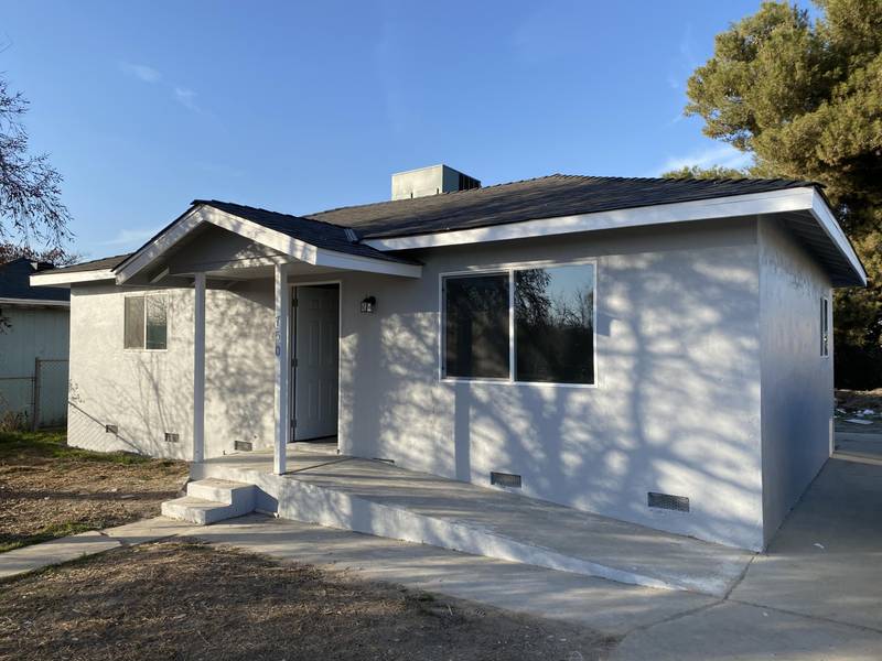 750 E Terra Bella Avenue, Pixley, CA 93256