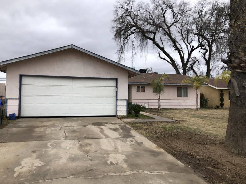 733 N Avery Avenue, Farmersville, CA 93223