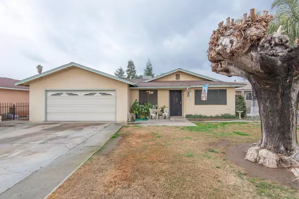 441 N Shasta Avenue, Farmersville, CA 93223