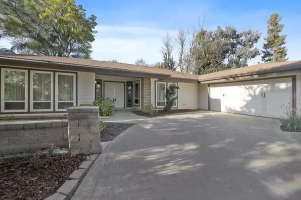 Visalia, CA 93292,15018 Oak Ranch Drive