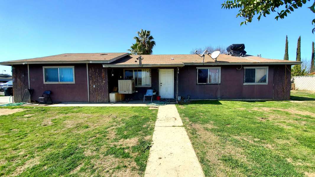 649 School Street, Pixley, CA 93256