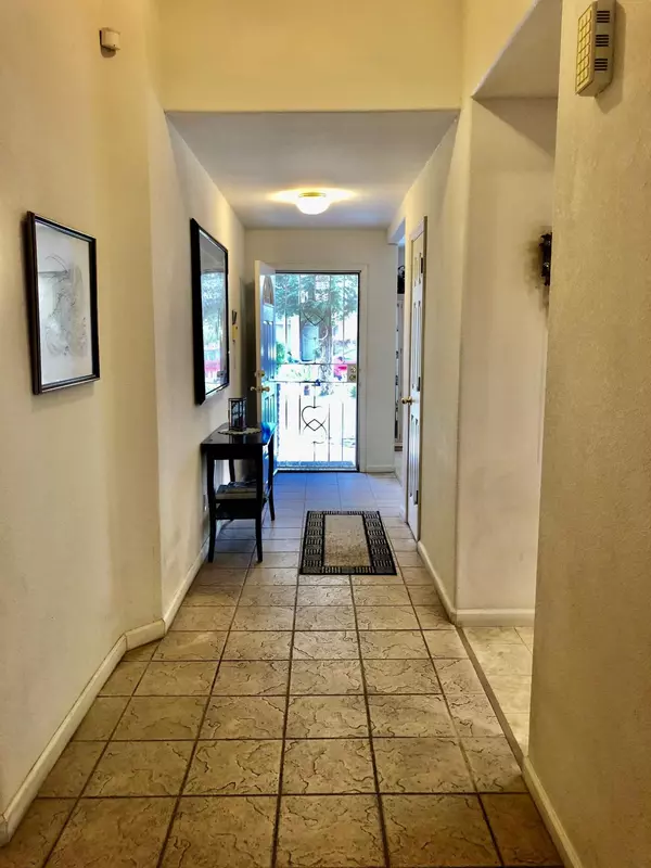 Visalia, CA 93277,710 W Russell Avenue