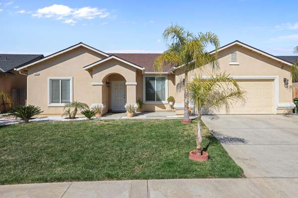 1405 Fort Worth Avenue, Dinuba, CA 93618