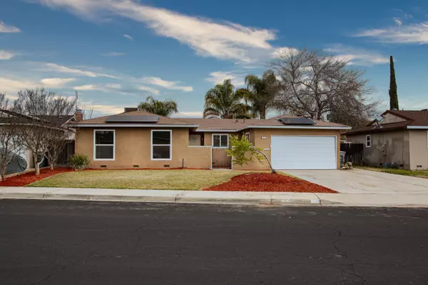 61 W National Avenue, Clovis, CA 93612