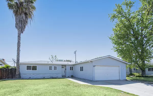 1931 N Kensington Way, Hanford, CA 93230