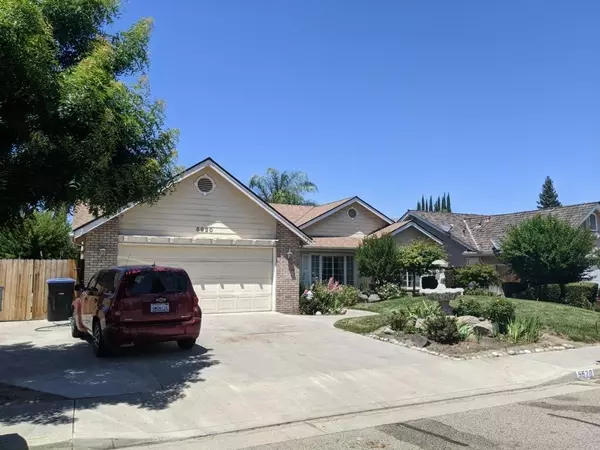 5920 W School Court, Visalia, CA 93291