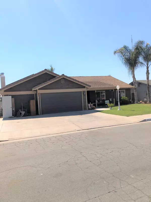 835 Marc Anthony Place, Lindsay, CA 93247