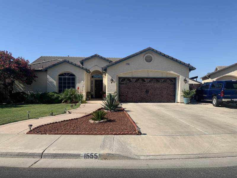 1555 W Picadilly Court, Hanford, CA 93230