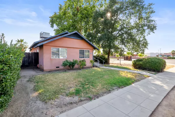 483 N L Street, Dinuba, CA 93618