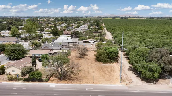 1246 E Visalia Road, Farmersville, CA 93223