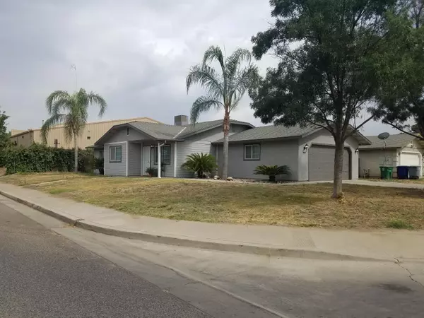 1418 Hartley Avenue, Farmersville, CA 93223