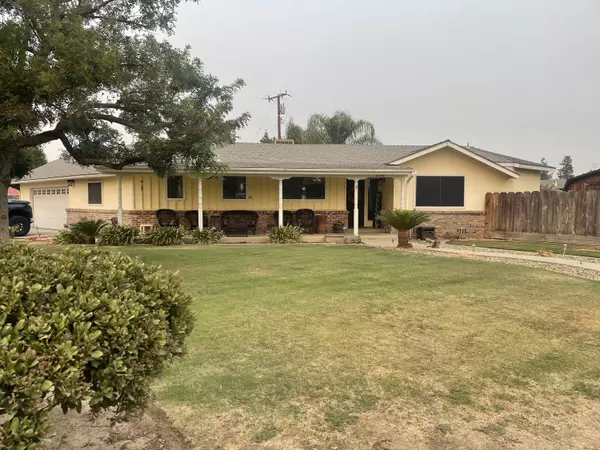 2242 E Howard Avenue, Visalia, CA 93292