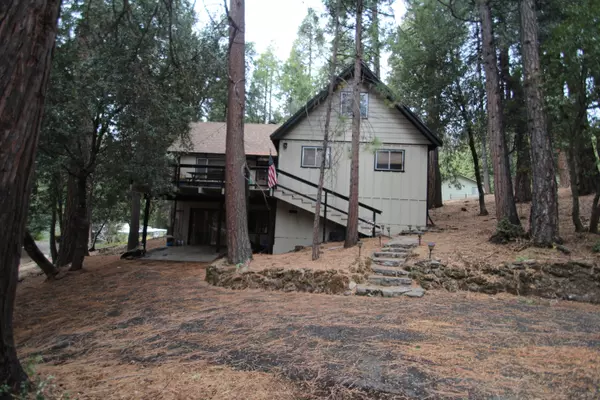 1833 James Drive, Camp Nelson, CA 93265