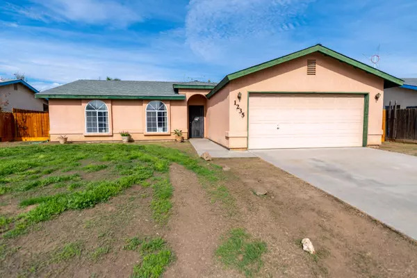 1235 Delta Street, Lindsay, CA 93247