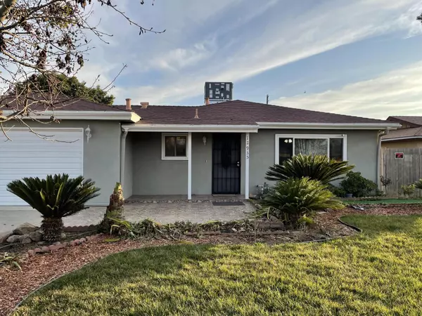 12935 Walnut Avenue, Orosi, CA 93647