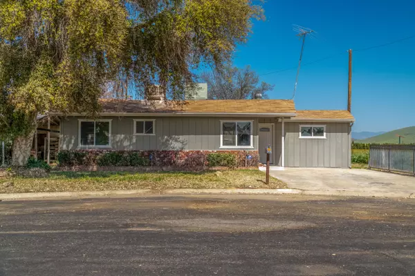 803 Alameda Street, Lindsay, CA 93247