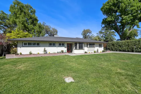 1616 W Meadow Avenue, Visalia, CA 93277