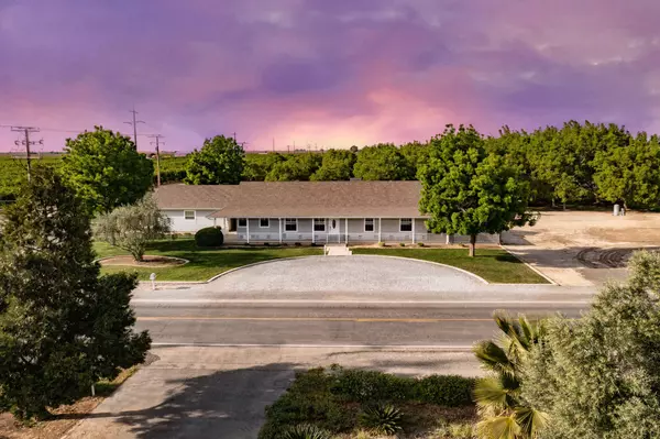 6996 Grangeville Boulevard, Hanford, CA 93230