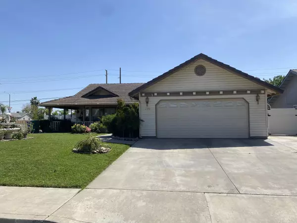 2199 W Della Avenue, Porterville, CA 93257