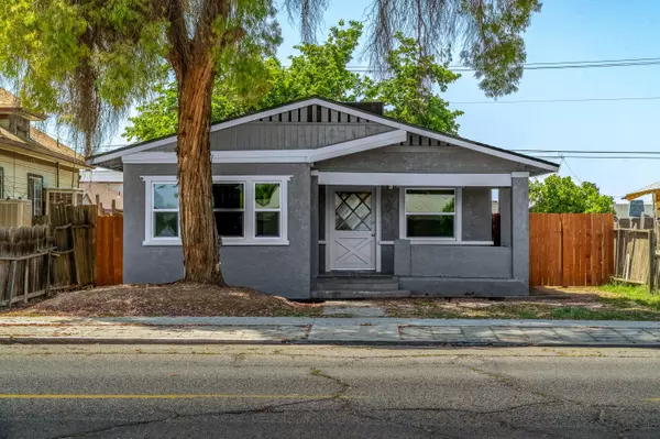 171 N Harvard Avenue, Lindsay, CA 93247