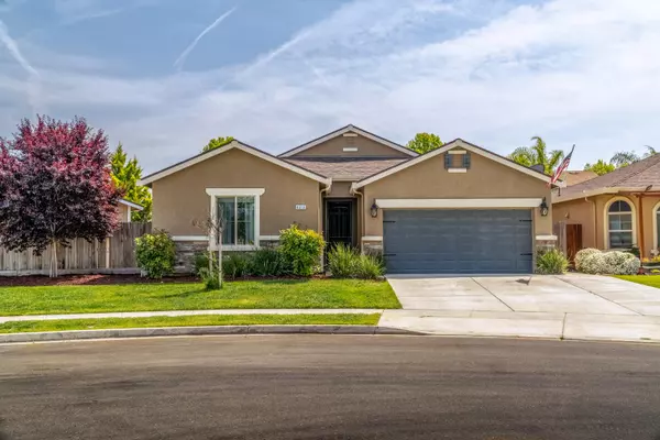 4013 E Laura Avenue, Visalia, CA 93292