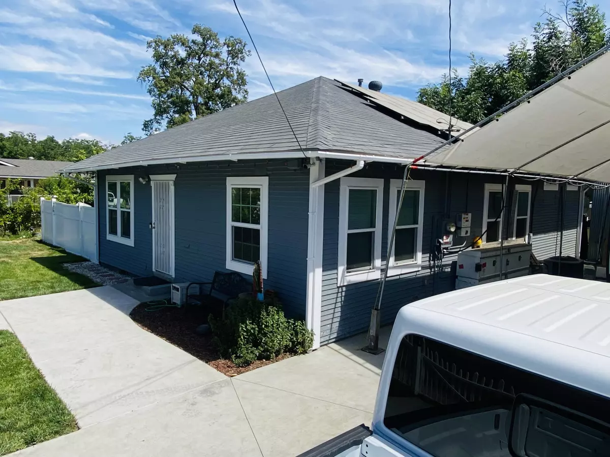 Farmersville, CA 93223,401 E Oakland Street