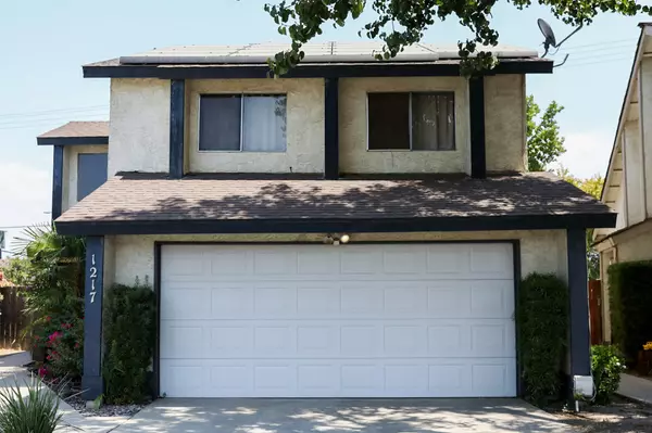 1217 E Ferguson, Visalia, CA 93291