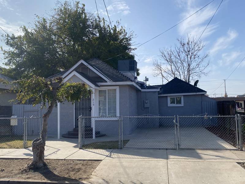 219 Foster Avenue, Lindsay, CA 93247