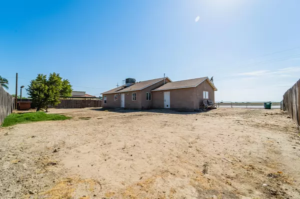 Corcoran, CA 93212,2033 Dairy Avenue