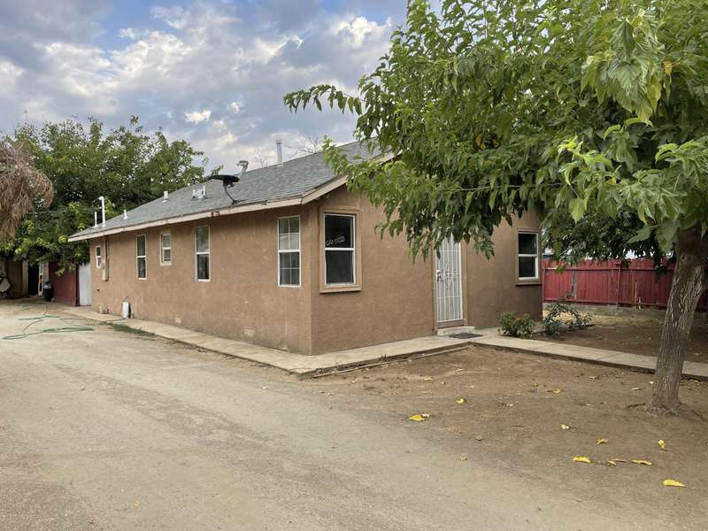 222 Stanford Avenue, Lindsay, CA 93247