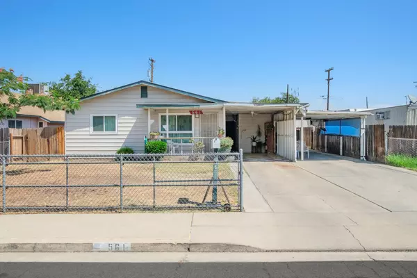 561 E Yale Avenue, Dinuba, CA 93618