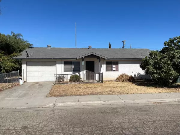 690 Blue Gum Avenue, Lindsay, CA 93247