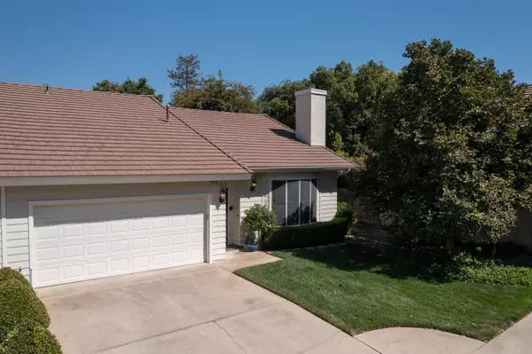 Dinuba, CA 93618,544 Village Court