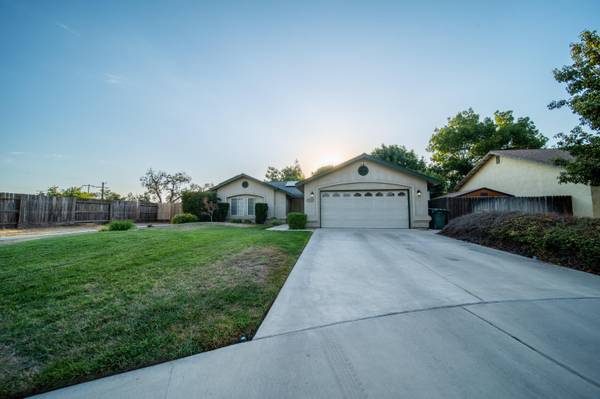 1723 N Cotta Court, Visalia, CA 93292